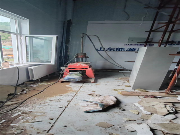 疏附地基基础下沉墙体裂缝加固注浆顶升施工